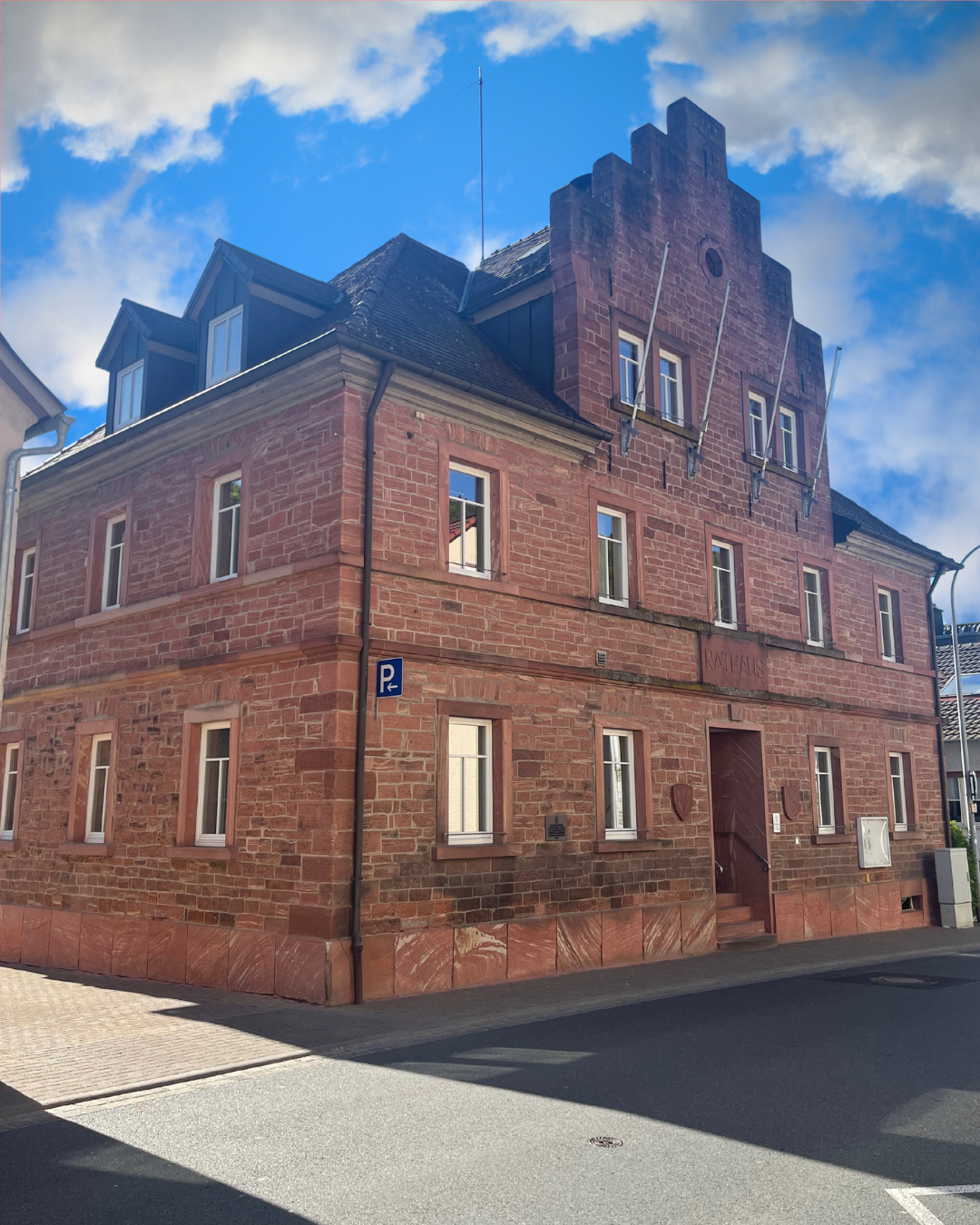 Muster - Beitrag Rathaus.png