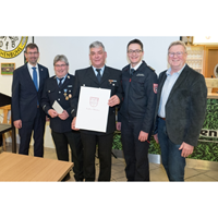 Feuerwehr Eichenbühl erhält Urkunde zum 150-jährigen Bestehen von Landrat Jens Marco Scherf (1)